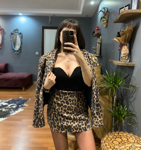 Leopar Yumusak Süet Doku Ceket Etek Takım