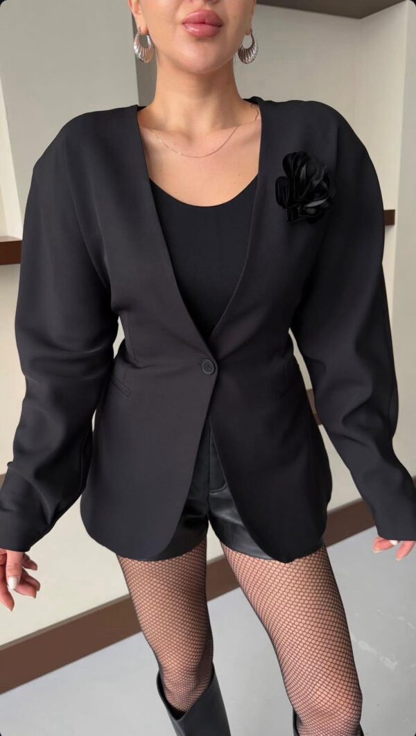 Çıkabilen Çiçek Detaylı Tek Düğmeli Tasarım Blazer Ceket  - Görsel 2