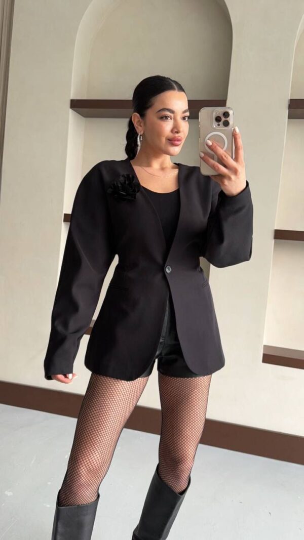 Çıkabilen Çiçek Detaylı Tek Düğmeli Tasarım Blazer Ceket 
