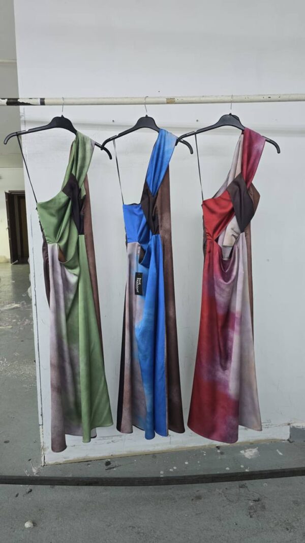 Sırt Detaylı Şifon Elbise - Görsel 9