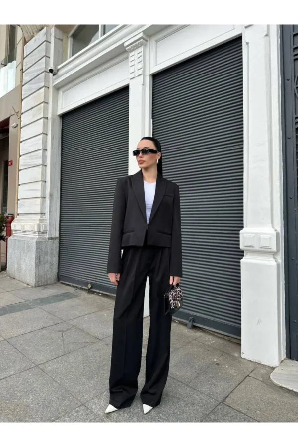 Kadın Takım Elbise Tasarım Kısa Blazer Ceketli - Görsel 4