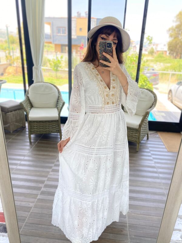 Brode Detaylı Yakası Çiçek Nakış Hürrem Model Elbise