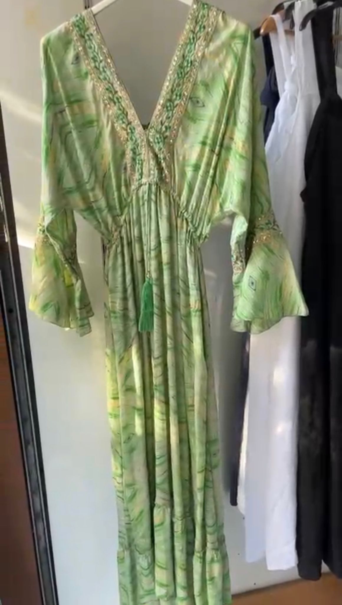 Taş Ve Nakış Detaylı İçi Astarlı Hürrem Kol ithal Elbise-yesıl - Görsel 2