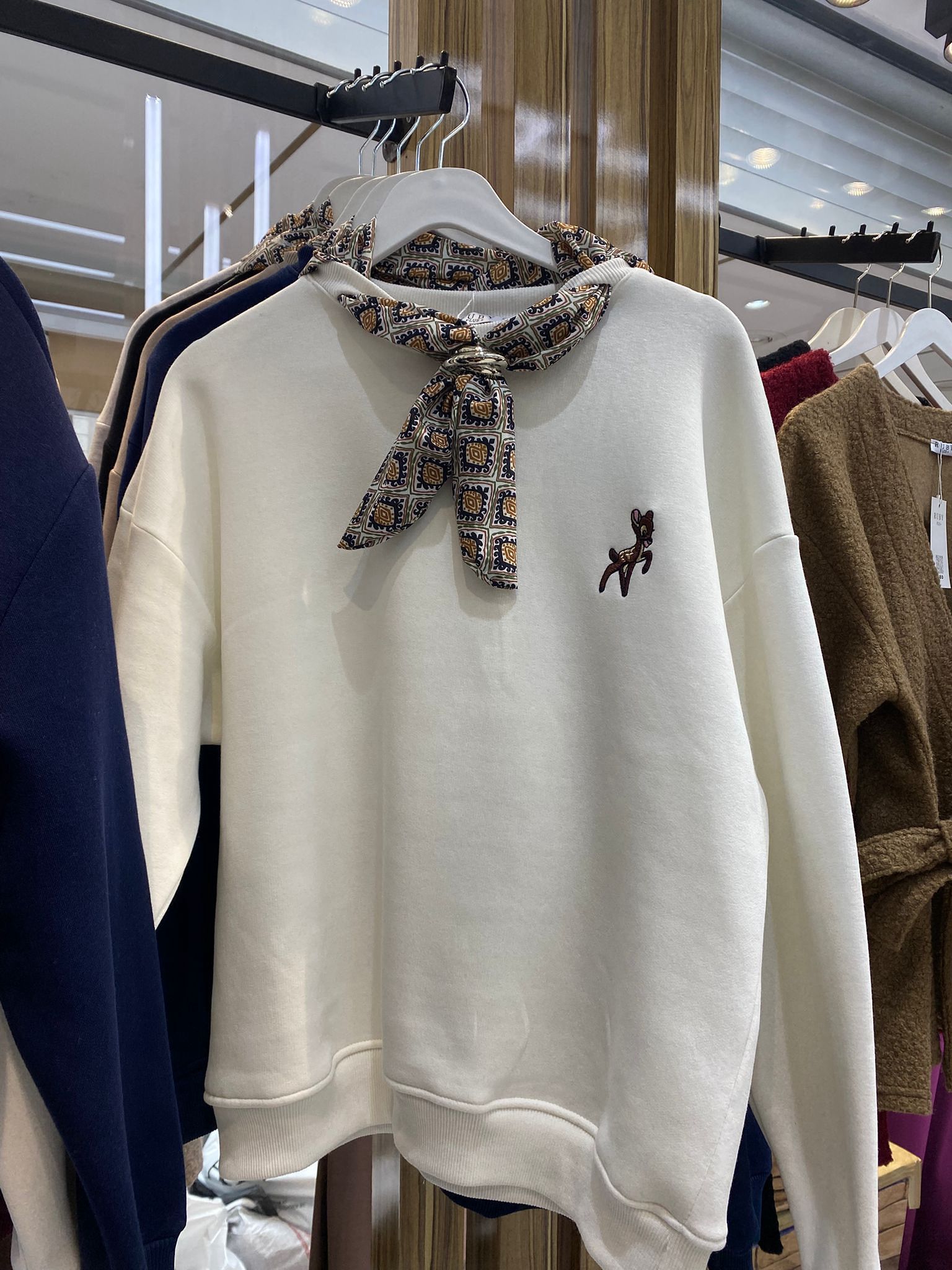 Fular Detaylı Nakış İşlemeli Oversize Sweat -EKRU