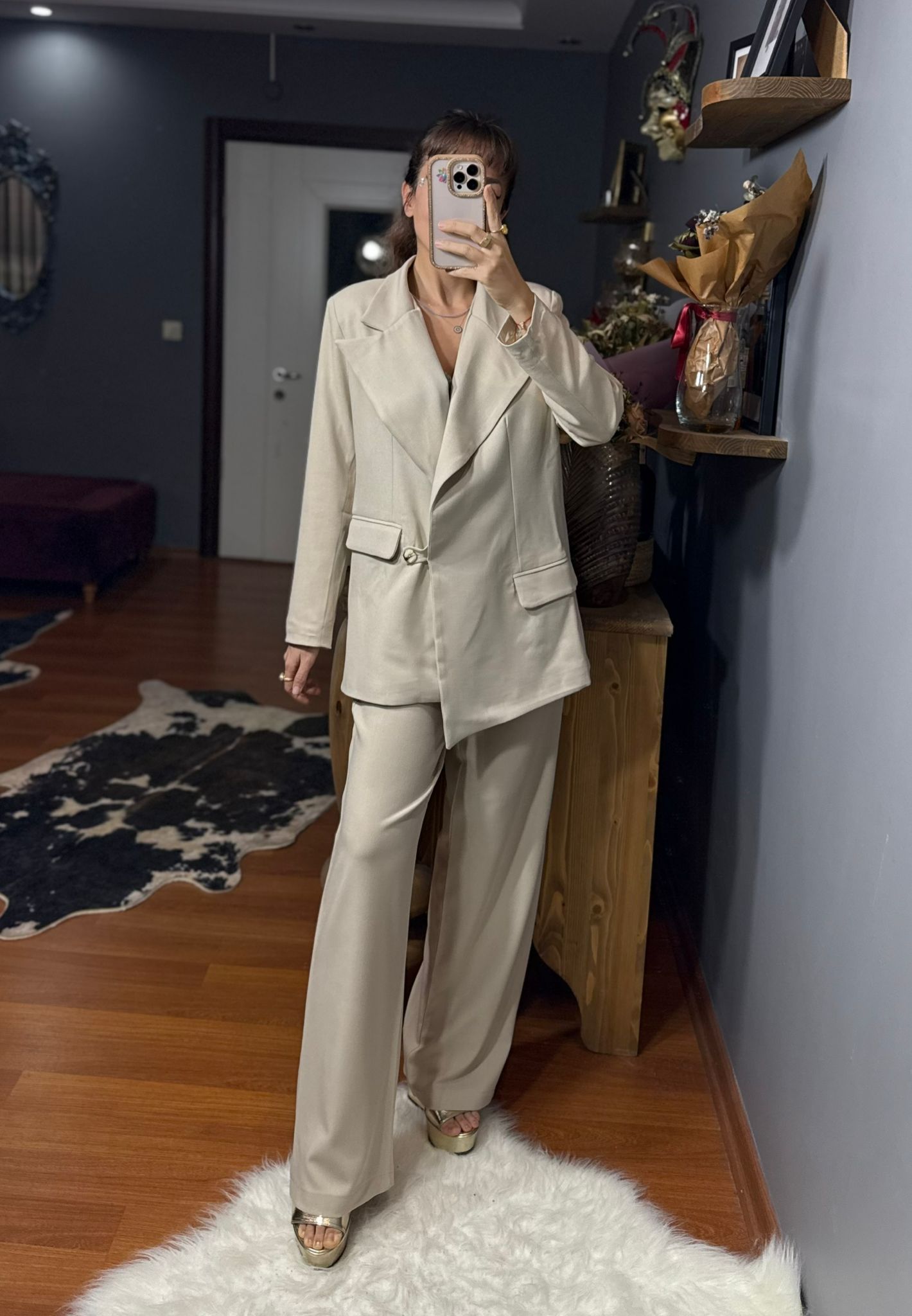 Asimetrik Kesim Oversize Kadın Takım Elbise – Bej - Görsel 2