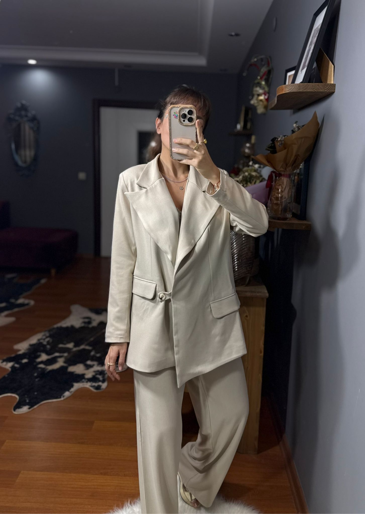 Asimetrik Kesim Oversize Kadın Takım Elbise – Bej - Görsel 3