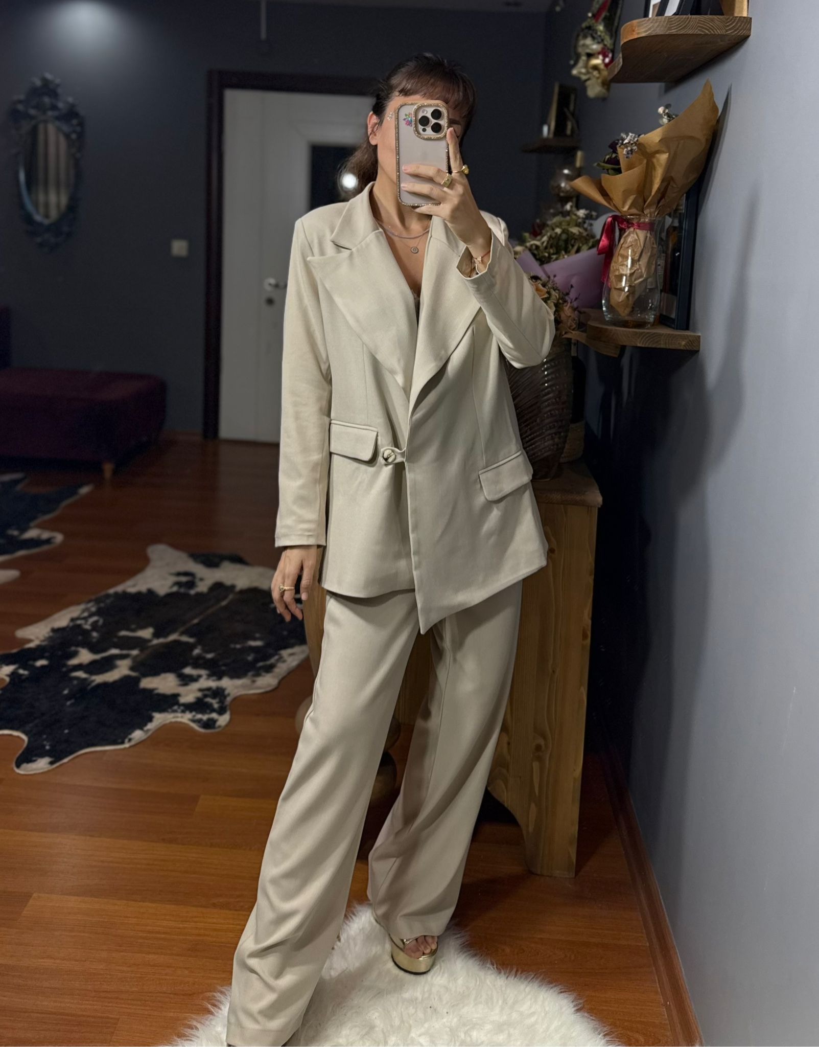 Asimetrik Kesim Oversize Kadın Takım Elbise – Bej - Görsel 4