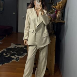 Asimetrik Kesim Oversize Kadın Takım Elbise – Bej