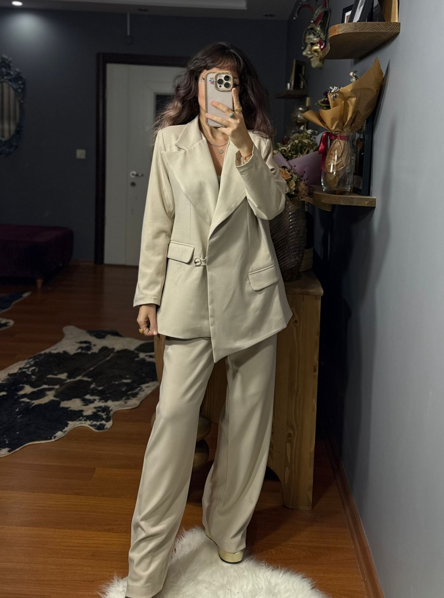 Asimetrik Kesim Oversize Kadın Takım Elbise – Bej