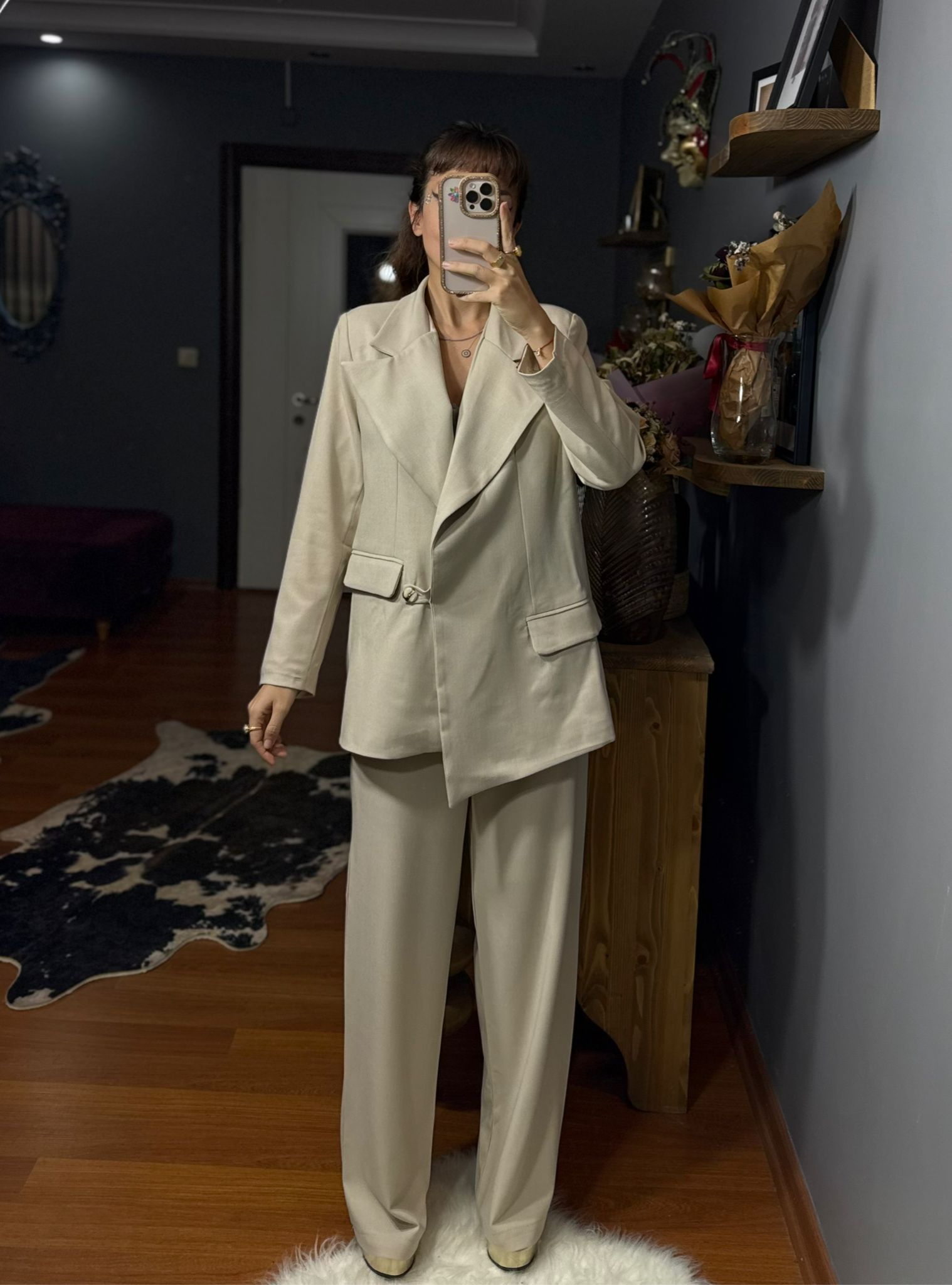 Asimetrik Kesim Oversize Kadın Takım Elbise – Bej - Görsel 11