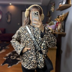 Leopar Desenli Kapitone Bisiklet Yaka Rahat Kesim (Oversize) Mevsimlik Mont