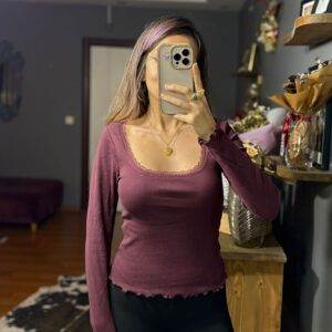 Dantel Detaylı U Yaka Fitilli Bluz