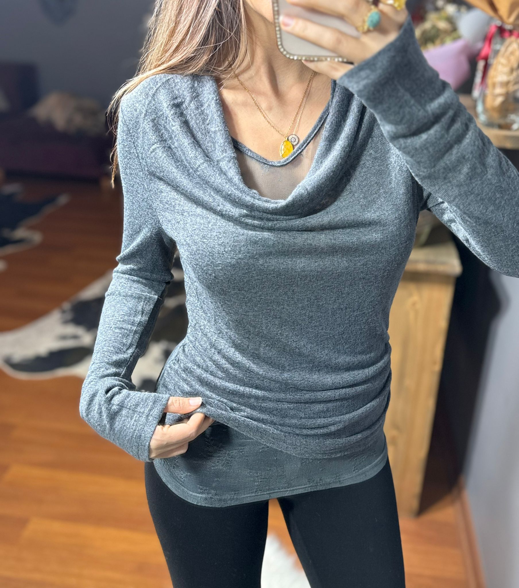 Kadın Dantel Astar Detaylı Degaje Yaka İthal Bluz-Gri