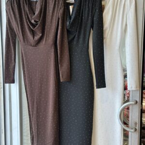 Taşlı Degaje Yaka Elbise – Şık ve Zarif Fit Kesim-BEYAZ